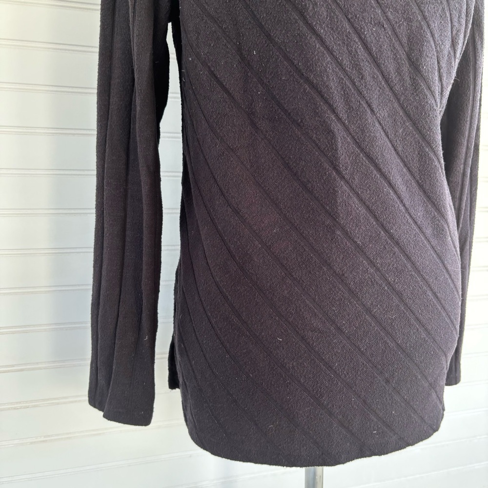 Liz Claiborne sweater Size Medium - Picture 4 of 7